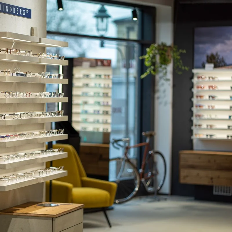 Besser Hören - unsere Hörakustiker:innen beraten Sie auch gerne bei GRONDE in der Bahnhofstraße