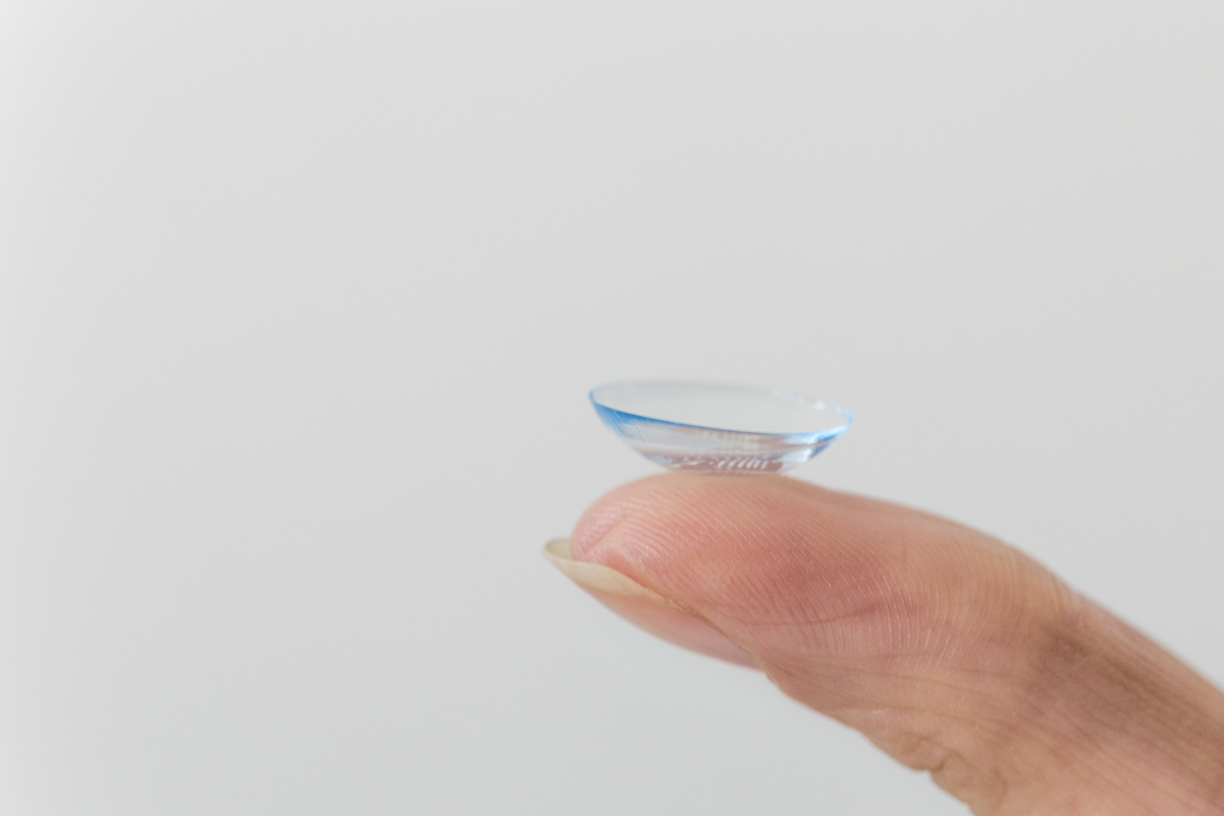 Heuschnupfenzeit: Tipps für Kontaktlinsenträger