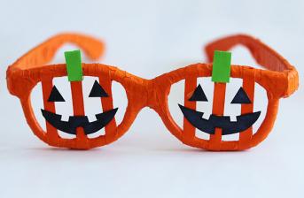 Bild einer Halloween-Brillen zum Selbermachen
